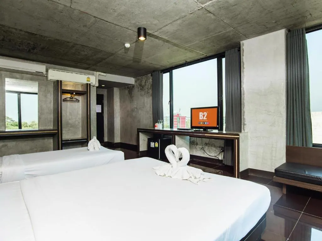 Bed in B2 Black Business and Budget Hotel