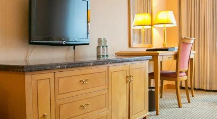 New Pearl River Hotel