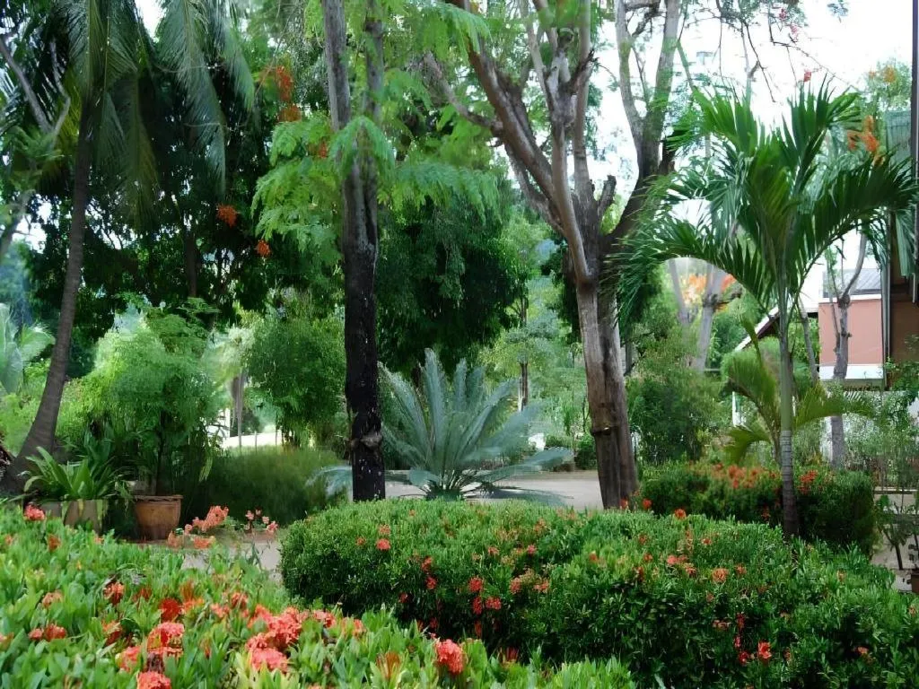 Rose Garden Samui Bungalows