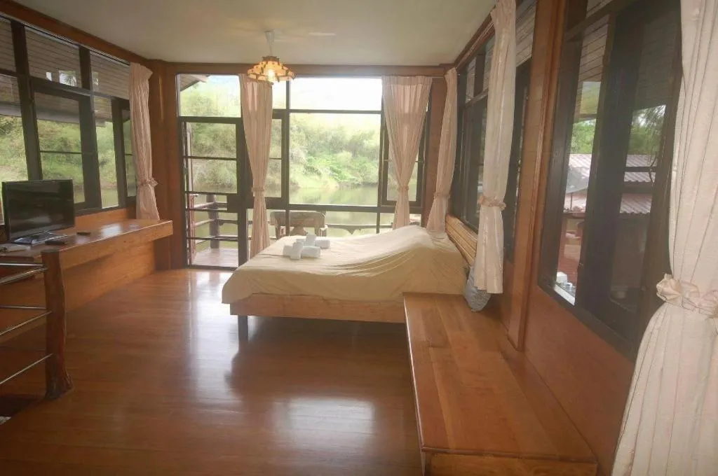 Bed in Nicslongstay Hotel