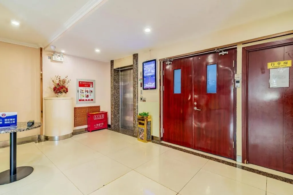 GreenTree Inn Beijing Guangmingqiao Hotel