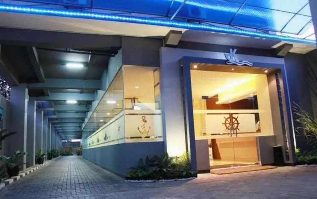 Dermaga Keluarga Hotel