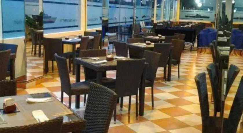 Dermaga Keluarga Hotel