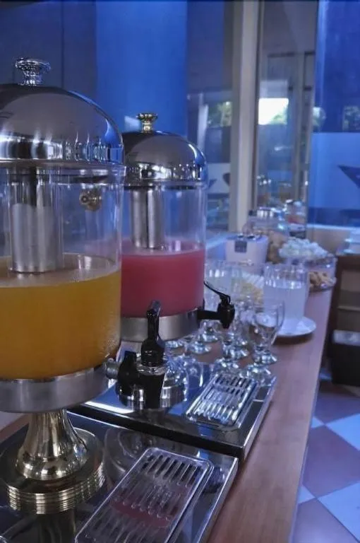 Dermaga Keluarga Hotel