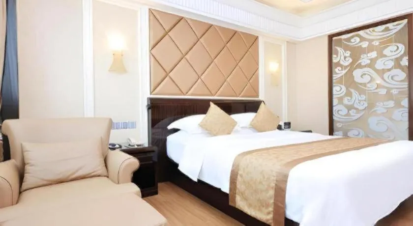 Bed in Sun City Hotel Haikou
