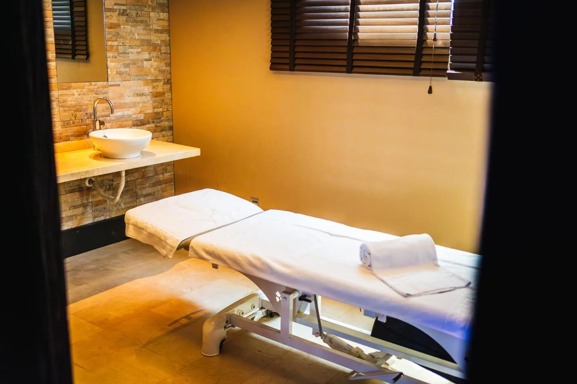 Massage in URH Hotel Spa Zen Balagares