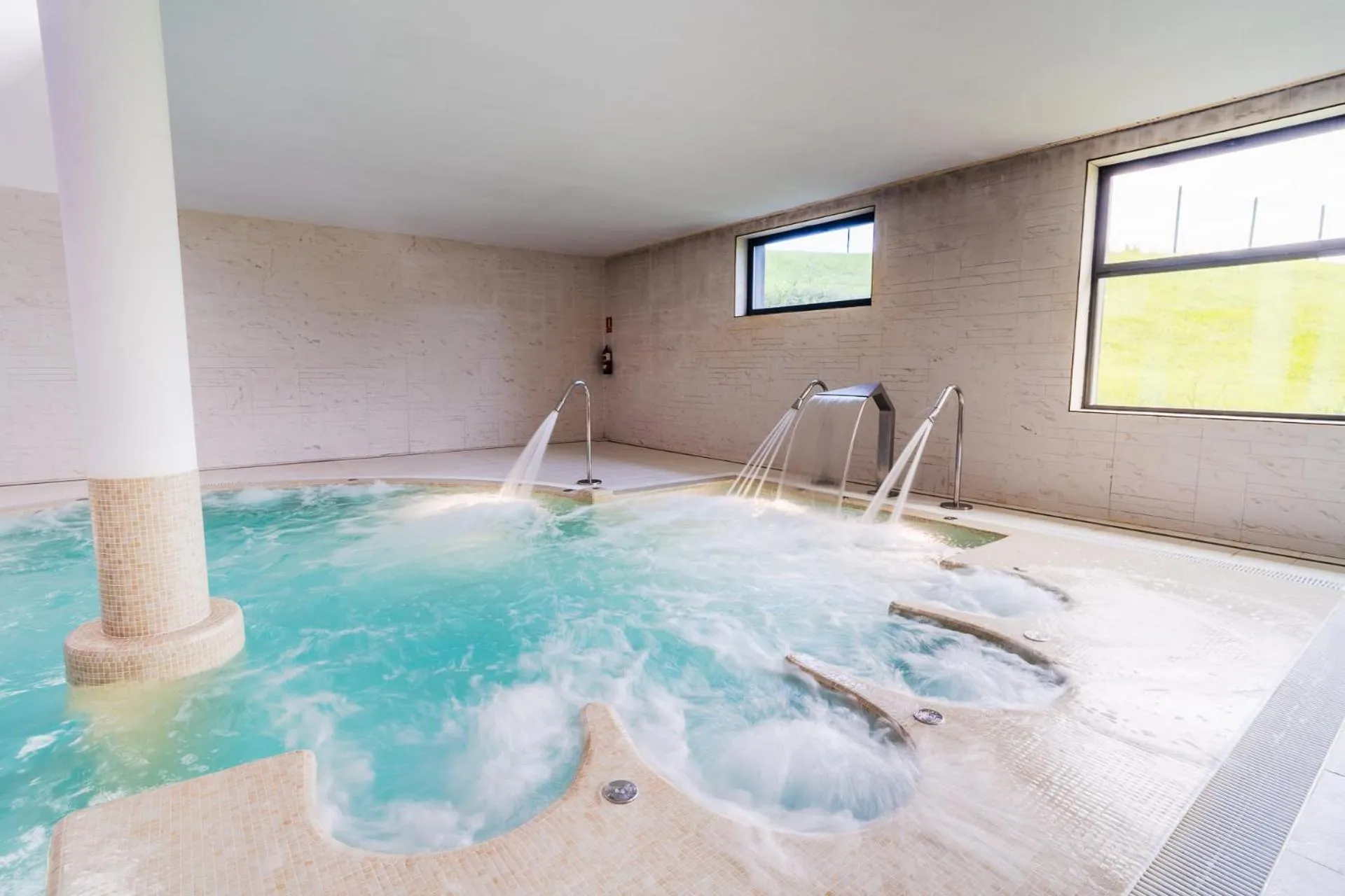 Spa and wellness centre/facilities in URH Hotel Spa Zen Balagares