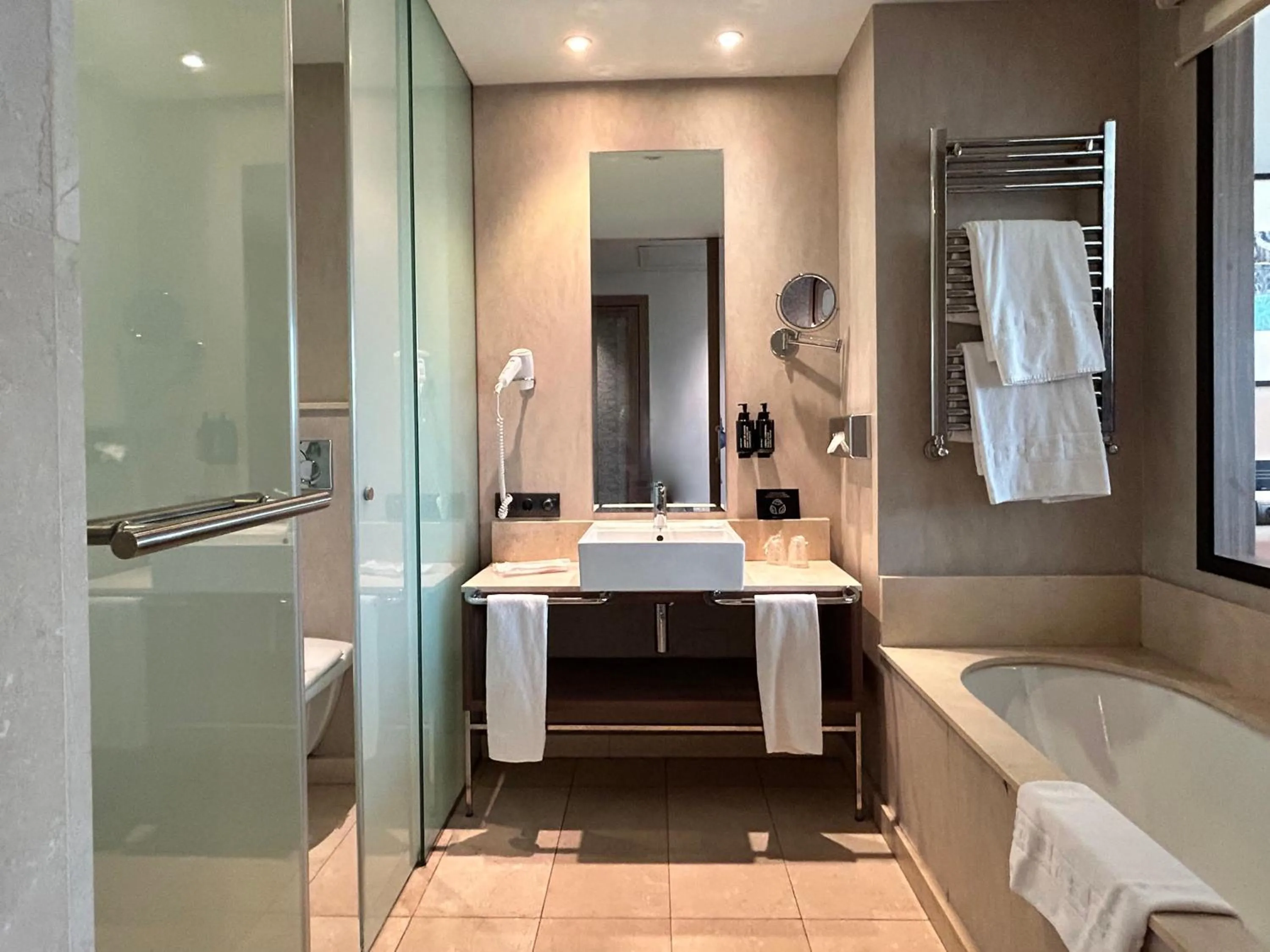 Shower in URH Hotel Spa Zen Balagares