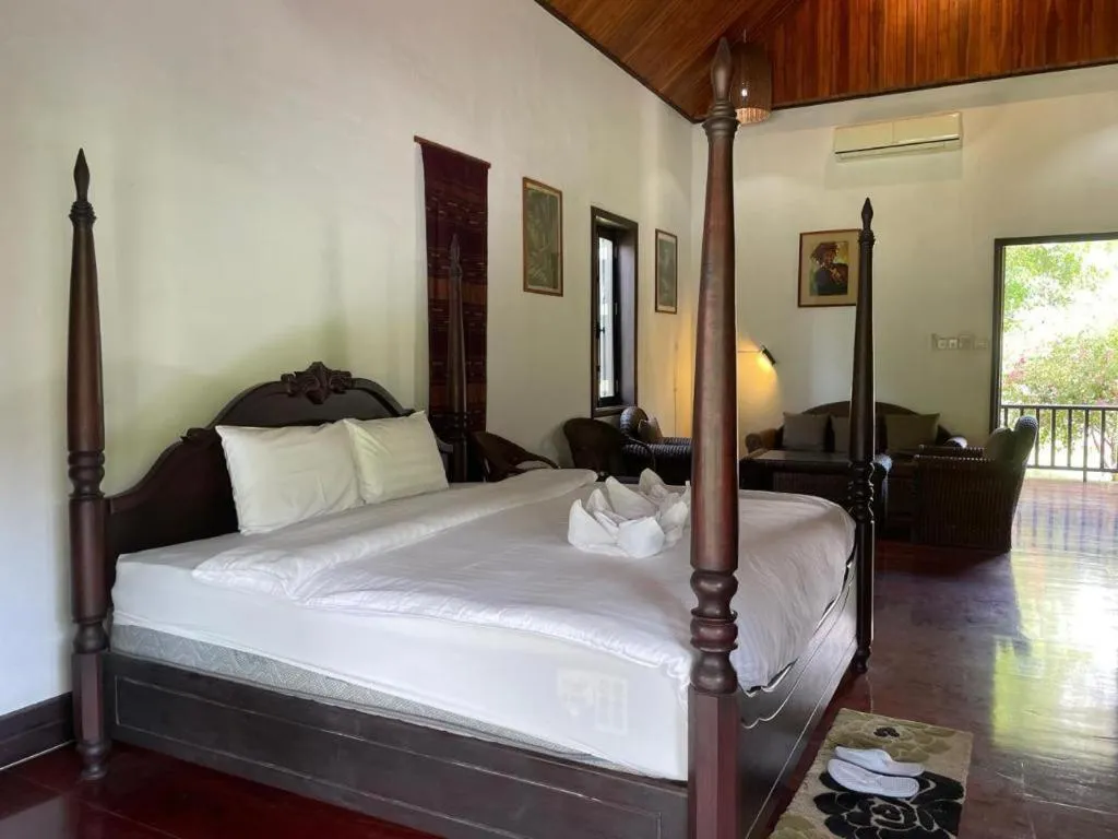 Bed in Nam Ou Riverside Resort