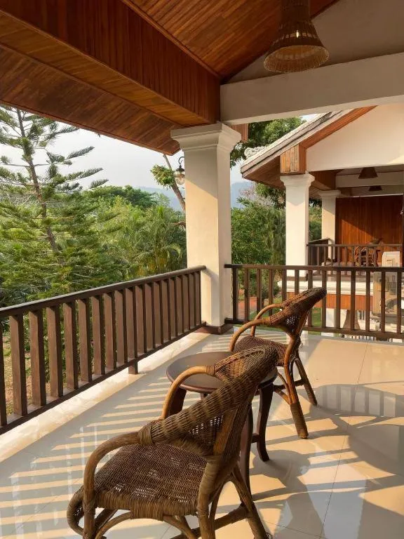 Nam Ou Riverside Resort