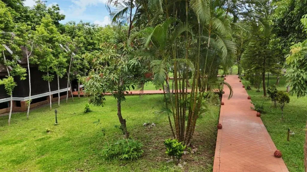 Nam Ou Riverside Resort