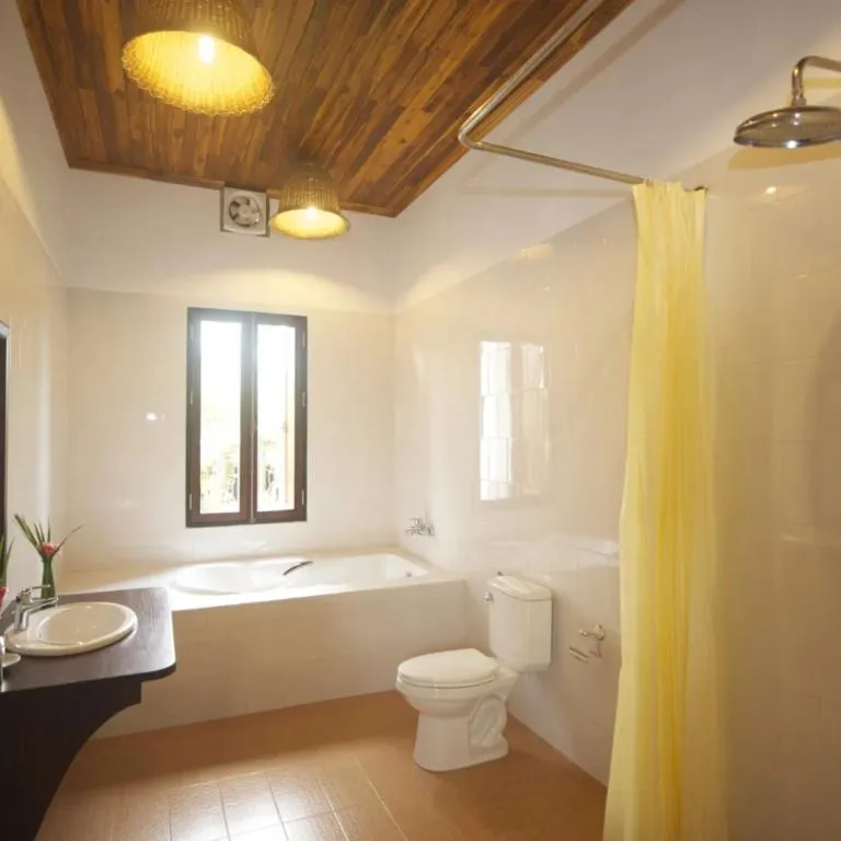 Nam Ou Riverside Resort