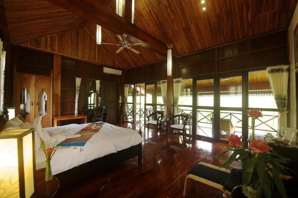 Bed in Nam Ou Riverside Resort