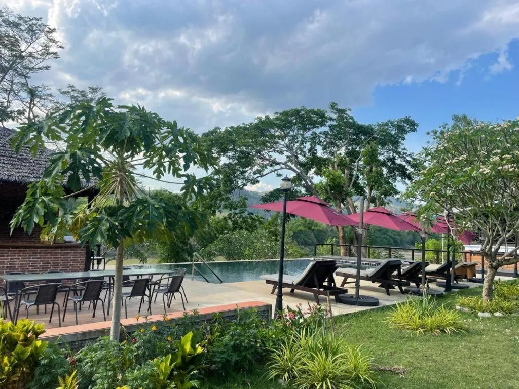 Nam Ou Riverside Resort