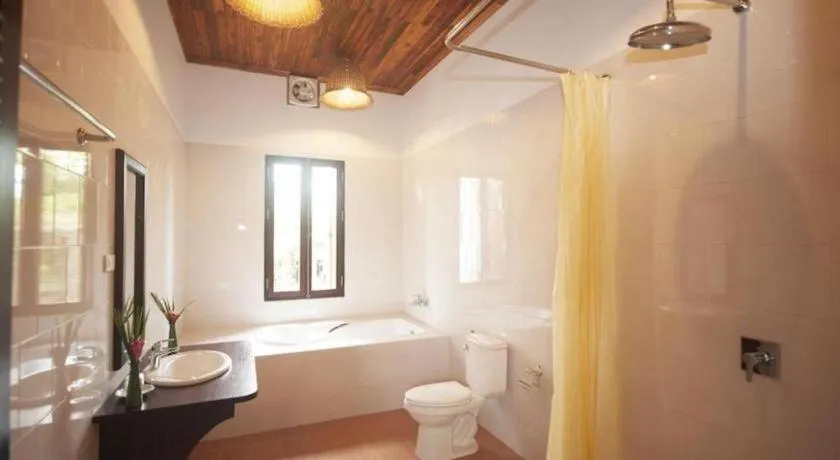 Nam Ou Riverside Resort