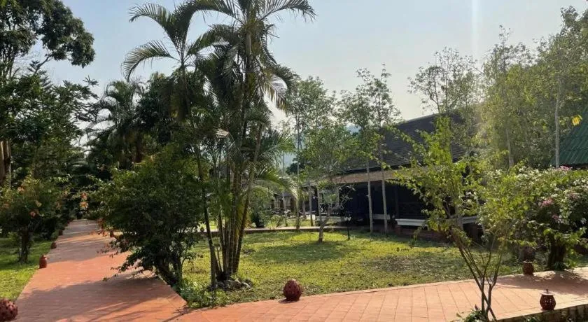 Nam Ou Riverside Resort