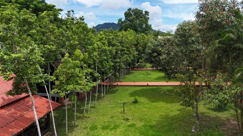 Nam Ou Riverside Resort