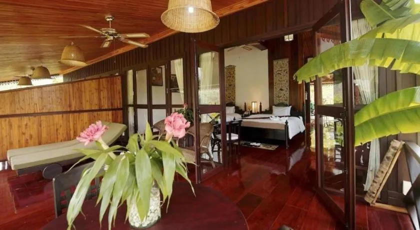 Bed in Nam Ou Riverside Resort