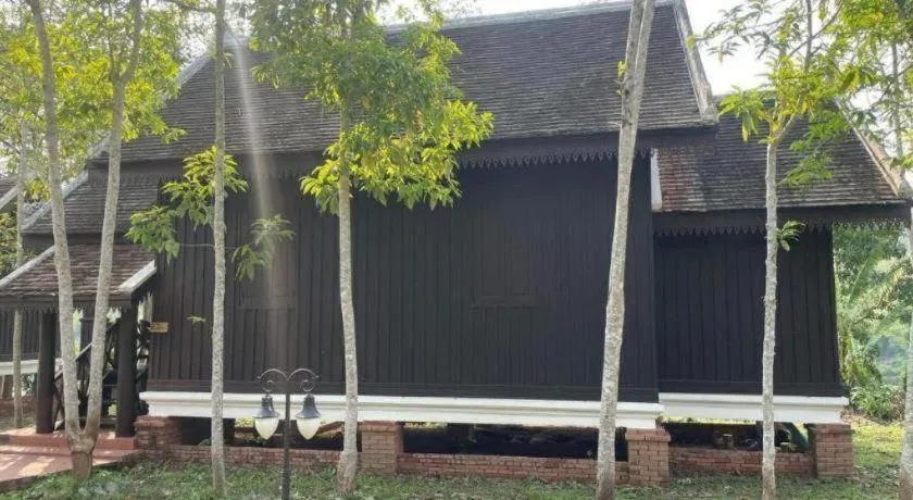 Nam Ou Riverside Resort