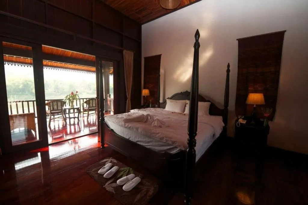 Bed in Nam Ou Riverside Resort