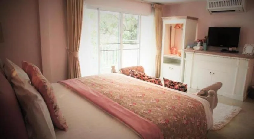 Bed in Baan Hmon-Oon