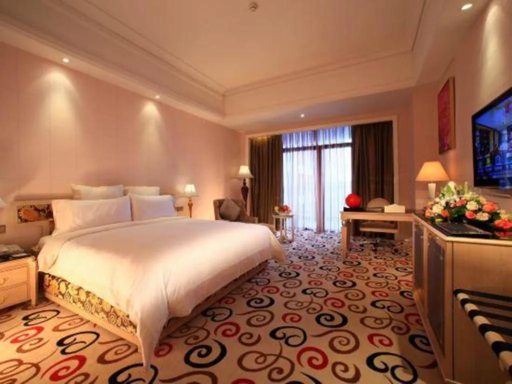 Bed in Babylon Hotel