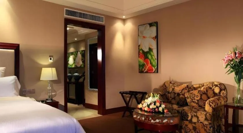 Bed in Babylon Hotel