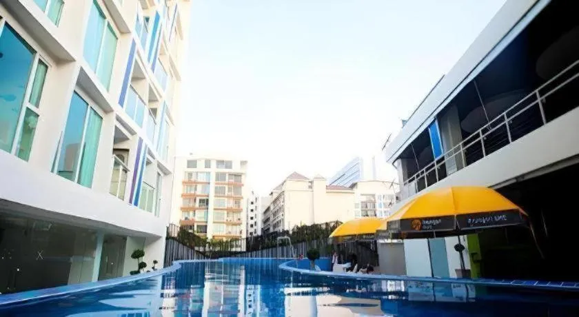 R-Con Blue Ocean Hotel