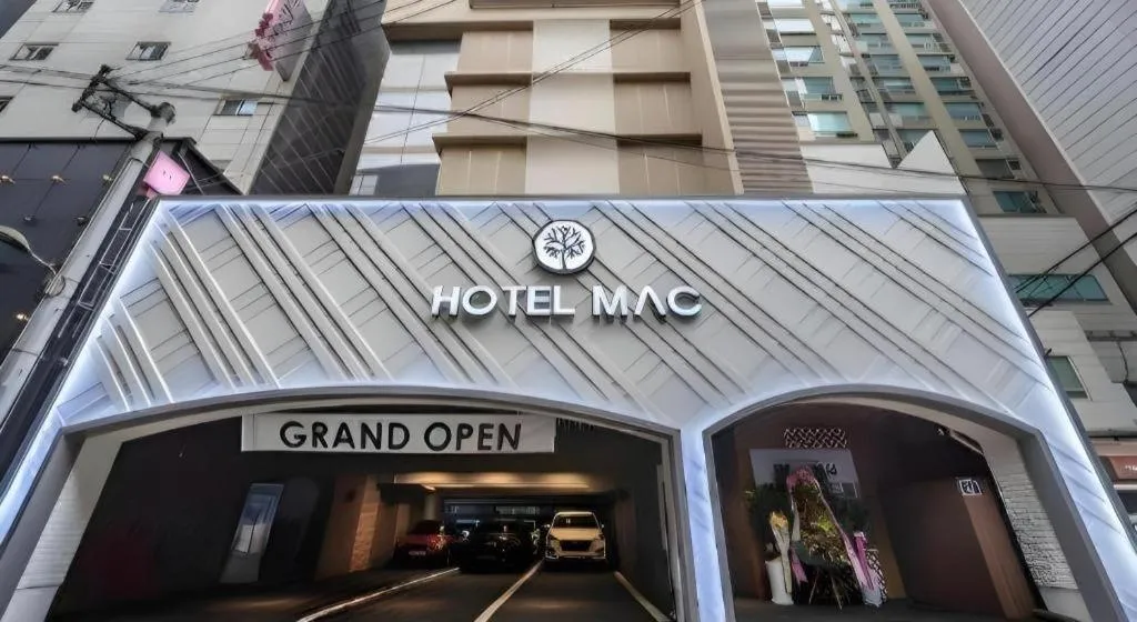 Mac Hotel