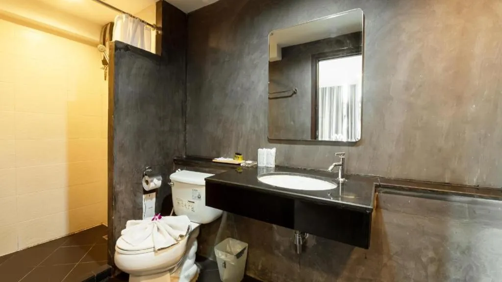 B2 Bangkok Srinakharin Boutique & Budget Hotel