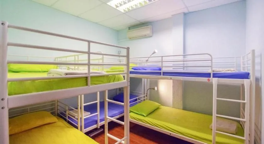 Bed in Vintage Inn @ Clarke Quay