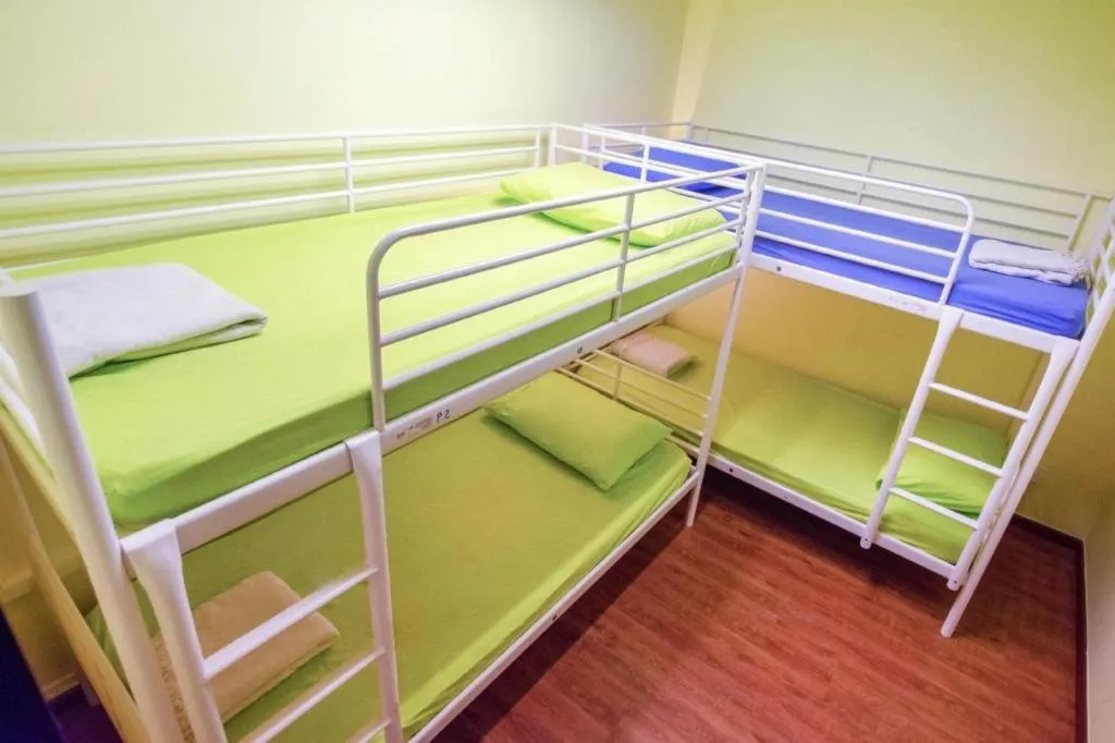 Bed in Vintage Inn @ Clarke Quay