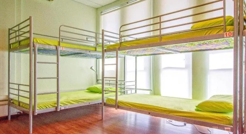 Bed in Vintage Inn @ Clarke Quay