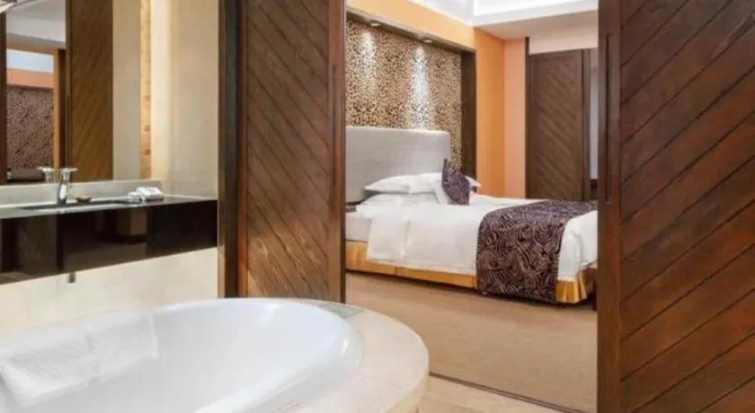 Bed in Chimelong Hotel