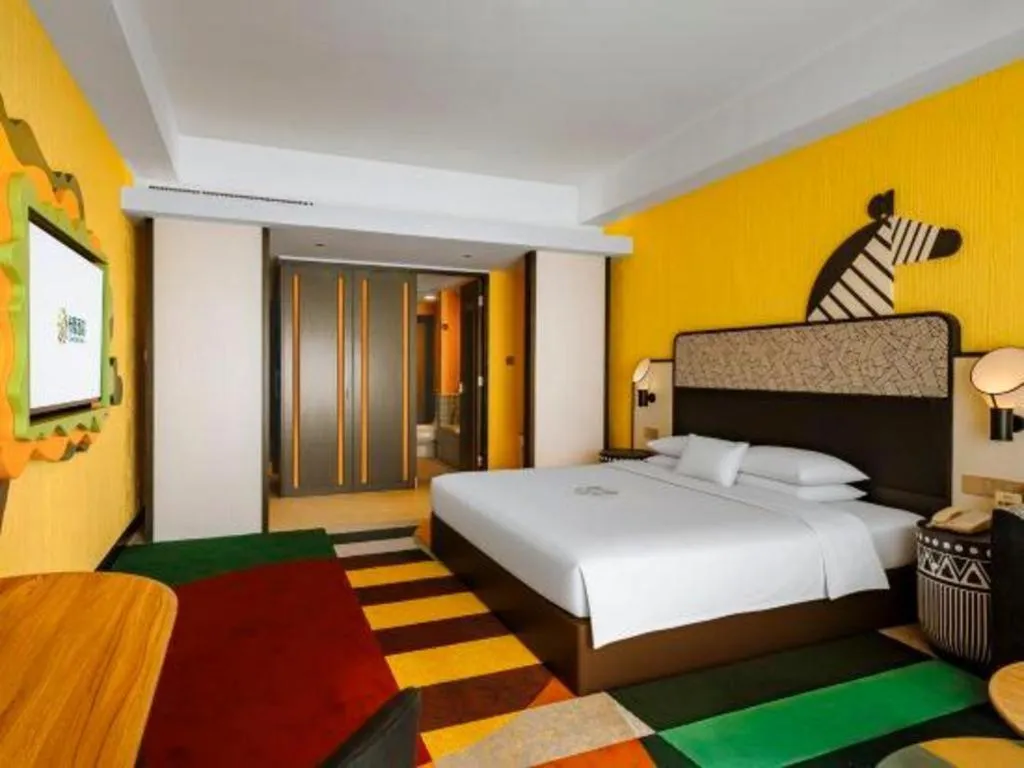 Bed in Chimelong Hotel