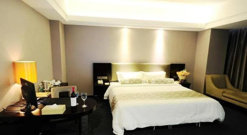 Bed in Chimelong Hotel