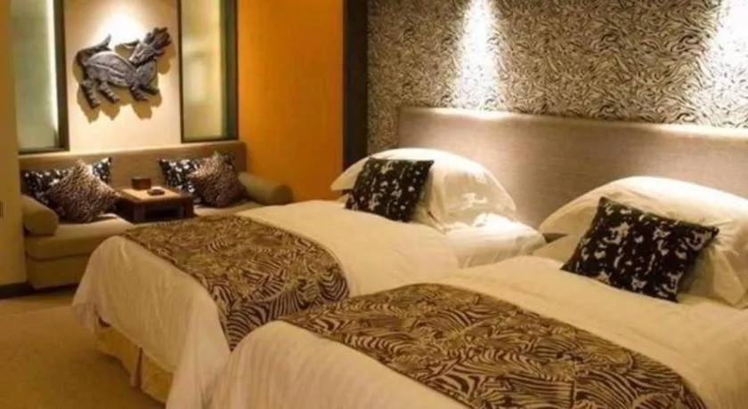 Bed in Chimelong Hotel