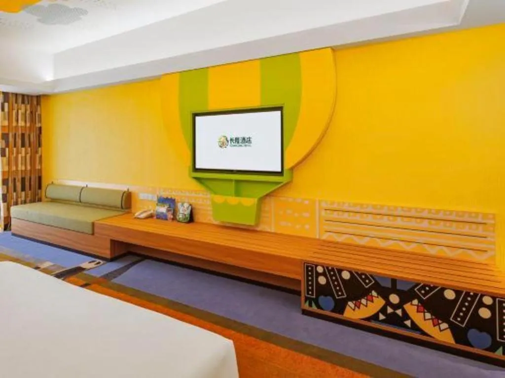 Bed in Chimelong Hotel