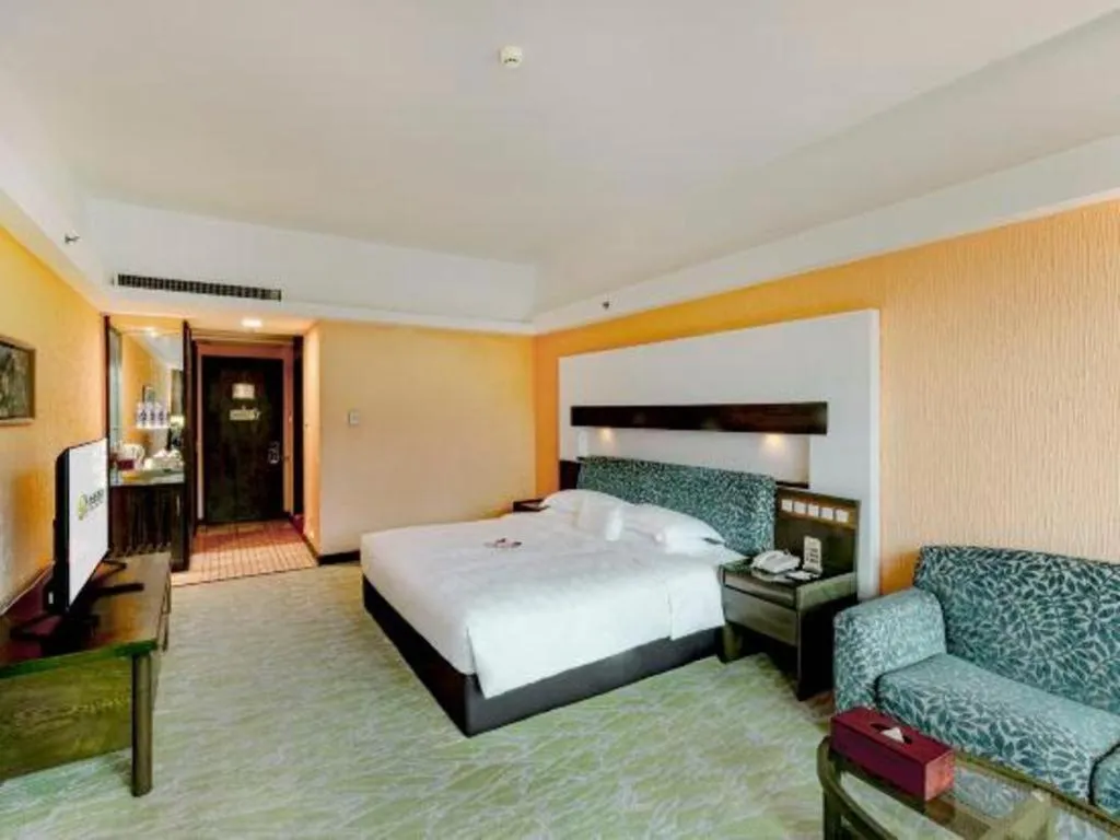 Bed in Chimelong Hotel