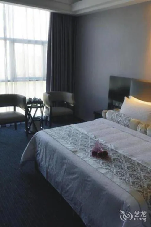 Bed in Chimelong Hotel