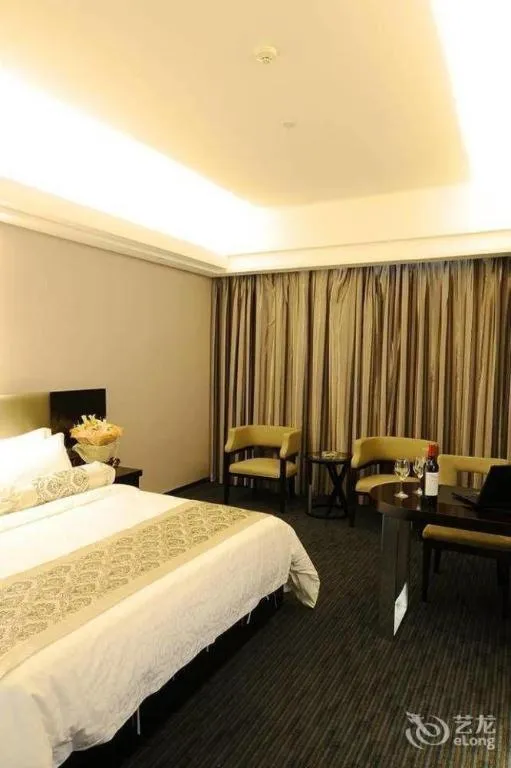Bed in Chimelong Hotel