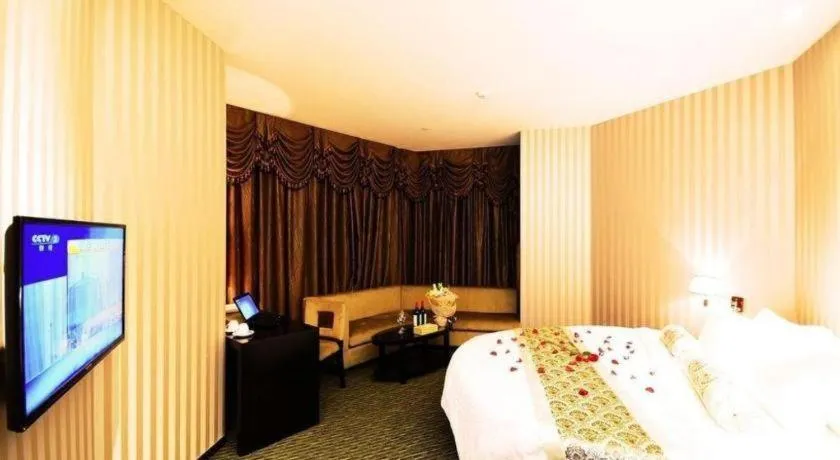 Bed in Chimelong Hotel