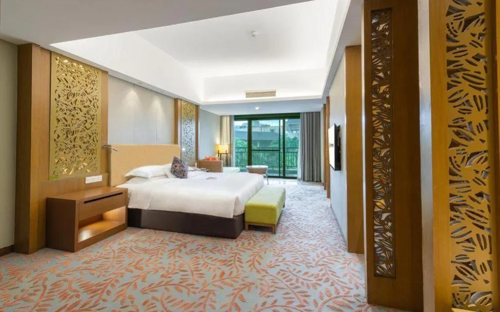 Bed in Chimelong Hotel