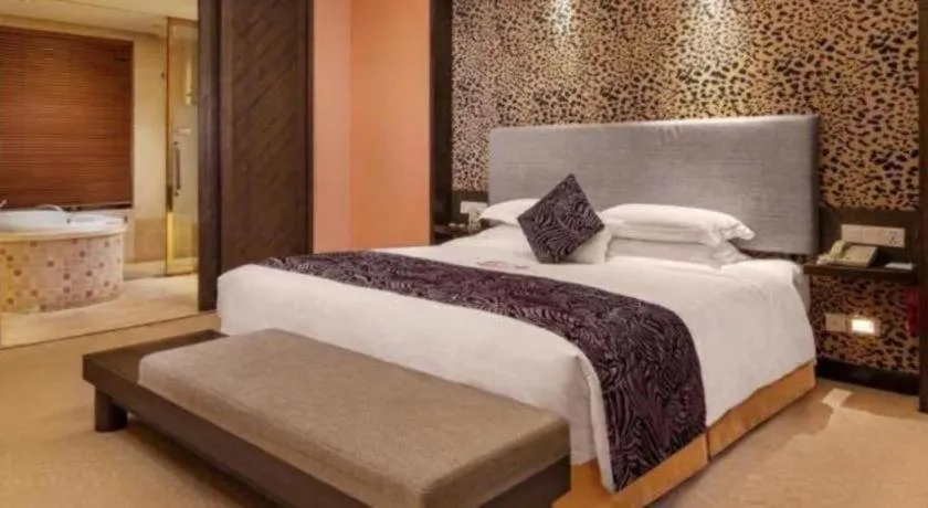 Bed in Chimelong Hotel