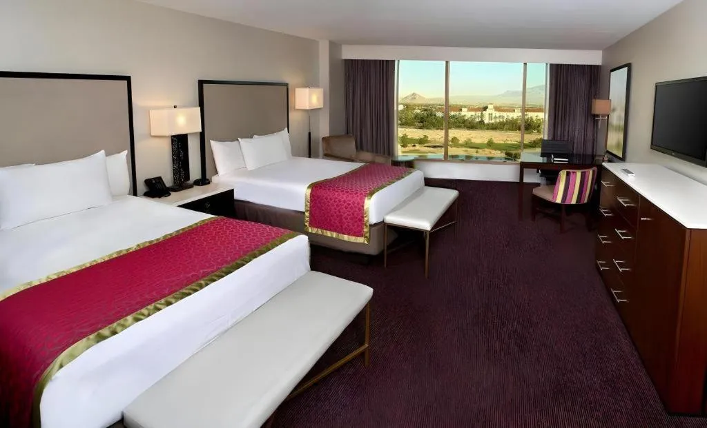 Bed in Suncoast Hotel and Casino
