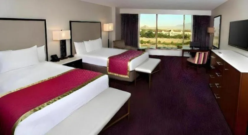 Bed in Suncoast Hotel and Casino