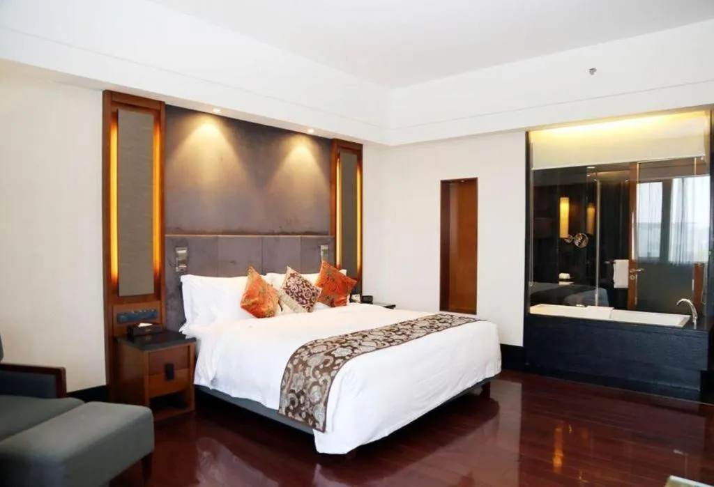 Bed in Worldhotel Grand Dushulake Suzhou