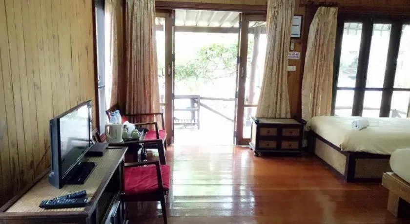 Bed in Indie House @ Maerim