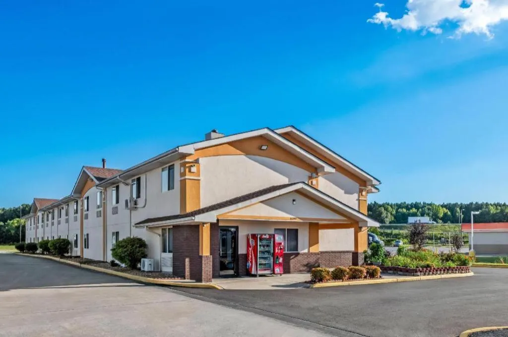 Super 8 By Wyndham Franklin