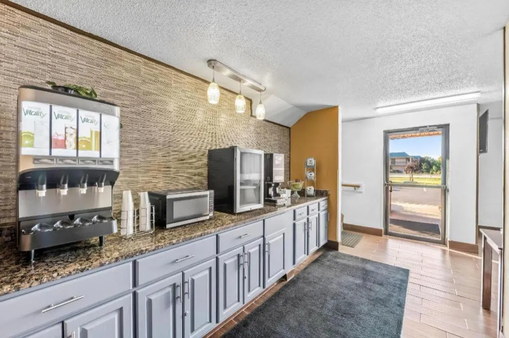 Super 8 By Wyndham Franklin